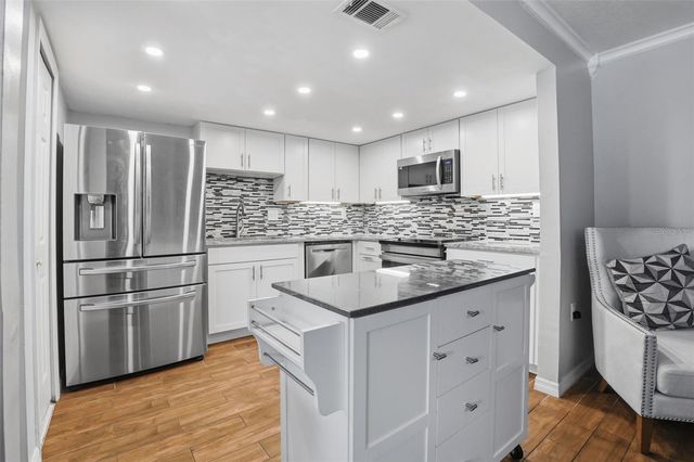 868 TOWN CIRCLE 123, Maitland, FL 32751