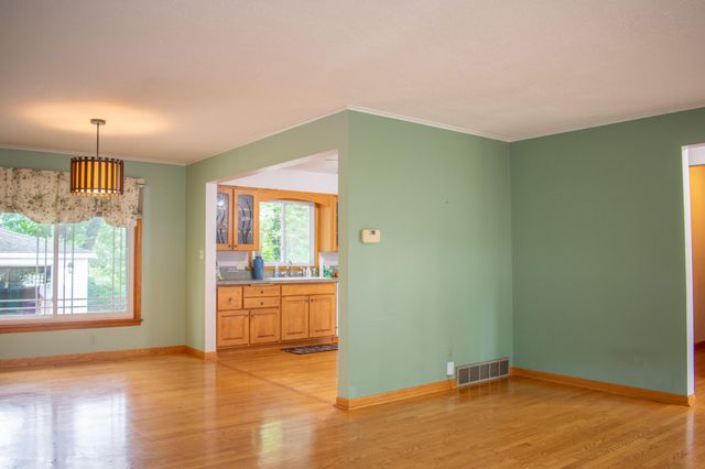 9133 Foliage Lane, Munster, IN 46321