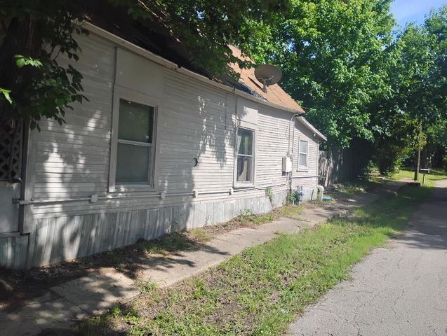 519 S 5th Street, Bonham, TX 75418