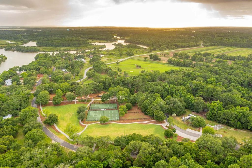 Image 6 of property listing at 2724 Tidal Lane, Johns Island, SC 29455