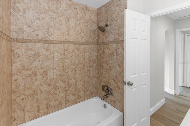 4992 E WIND STREET, Orlando, FL 32812