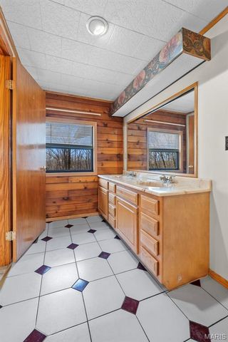 211 Whispering Hills Lane, Wappapello, MO 63966