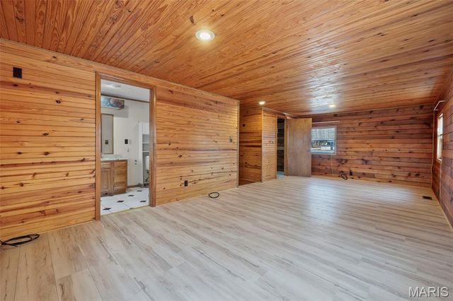 211 Whispering Hills Lane, Wappapello, MO 63966