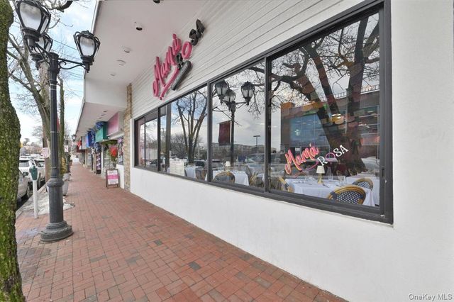 31 S Middle Neck Road, Great Neck, NY 11021