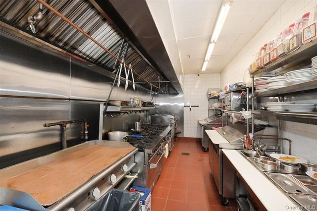 31 S Middle Neck Road, Great Neck, NY 11021