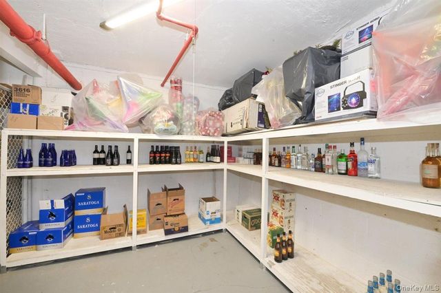 31 S Middle Neck Road, Great Neck, NY 11021