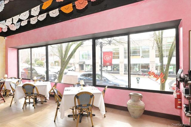 31 S Middle Neck Road, Great Neck, NY 11021