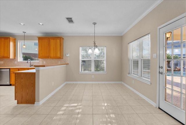 402 Starleaf Lane, Pearland, TX 77584