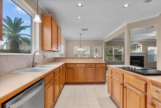 402 Starleaf Lane, Pearland, TX 77584