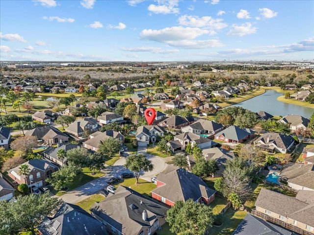 402 Starleaf Lane, Pearland, TX 77584