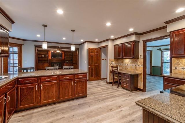 1377 Red Fox Run SW, Lilburn, GA 30047