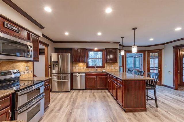 1377 Red Fox Run SW, Lilburn, GA 30047