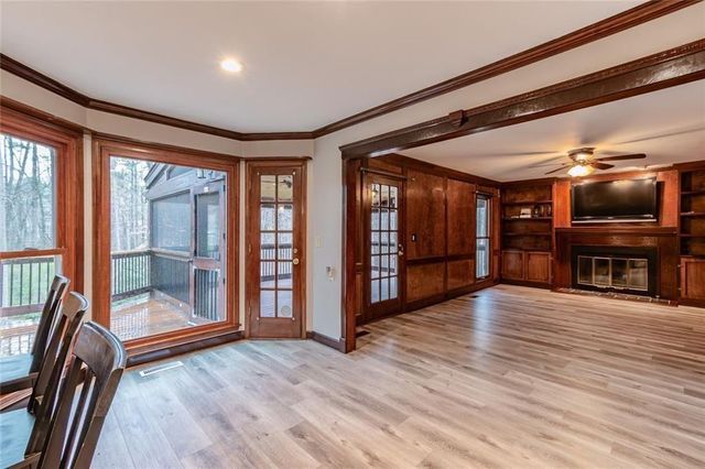 1377 Red Fox Run SW, Lilburn, GA 30047