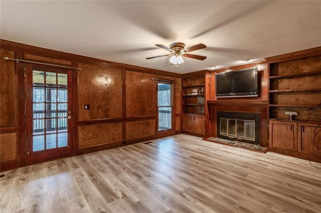 1377 Red Fox Run SW, Lilburn, GA 30047