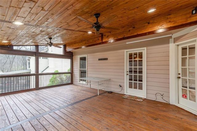 1377 Red Fox Run SW, Lilburn, GA 30047