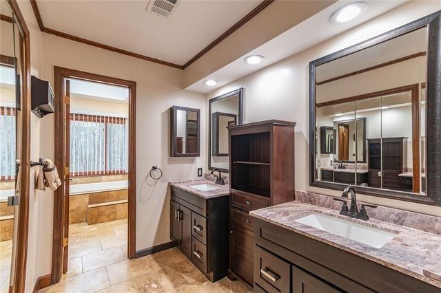 1377 Red Fox Run SW, Lilburn, GA 30047