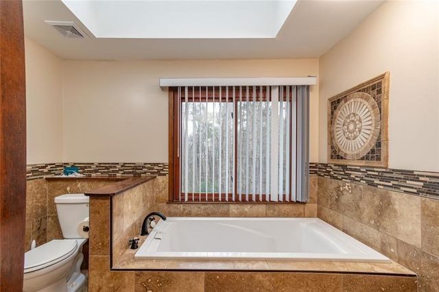 1377 Red Fox Run SW, Lilburn, GA 30047