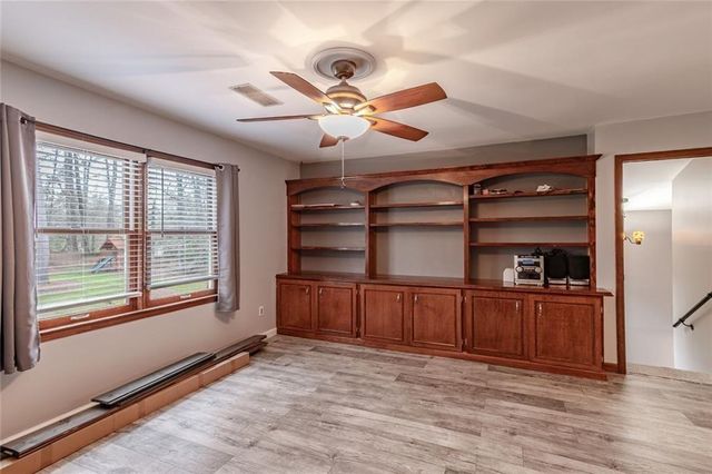 1377 Red Fox Run SW, Lilburn, GA 30047