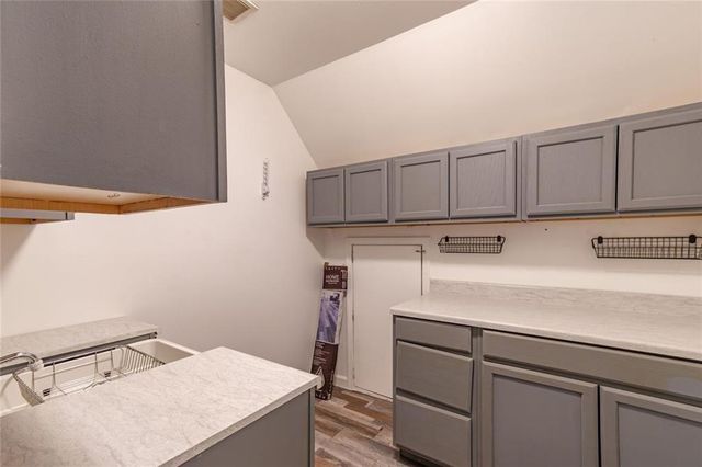 1377 Red Fox Run SW, Lilburn, GA 30047