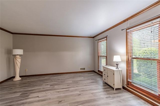 1377 Red Fox Run SW, Lilburn, GA 30047