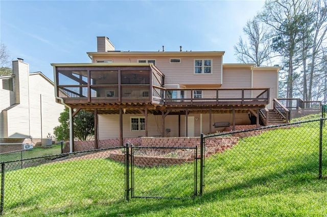 1377 Red Fox Run SW, Lilburn, GA 30047