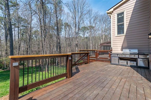 1377 Red Fox Run SW, Lilburn, GA 30047