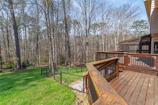 1377 Red Fox Run SW, Lilburn, GA 30047