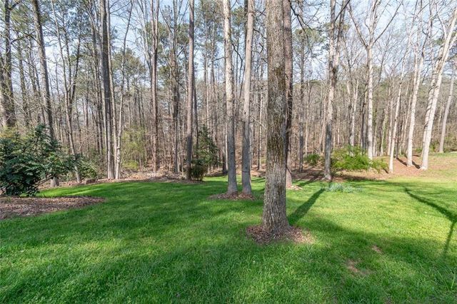 1377 Red Fox Run SW, Lilburn, GA 30047
