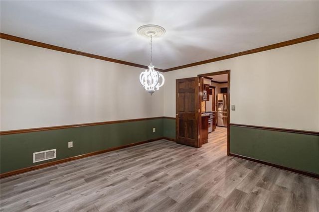 1377 Red Fox Run SW, Lilburn, GA 30047