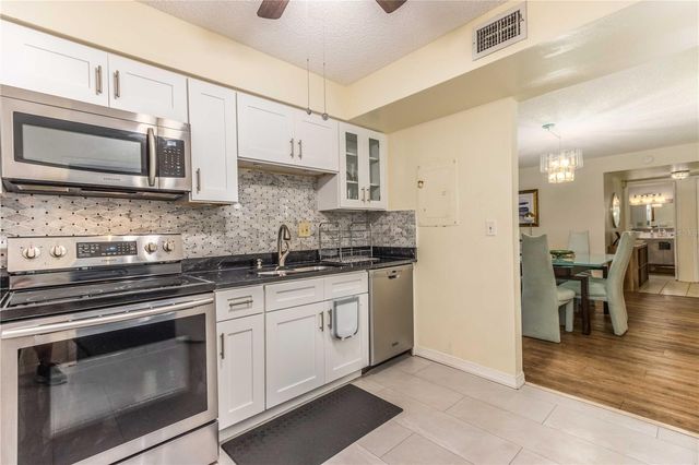 50 HARBOR VIEW LANE 11, Belleair Bluffs, FL 33770