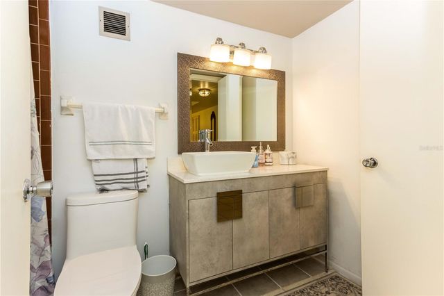 50 HARBOR VIEW LANE 11, Belleair Bluffs, FL 33770