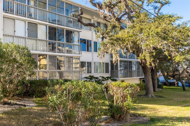 50 HARBOR VIEW LANE 11, Belleair Bluffs, FL 33770