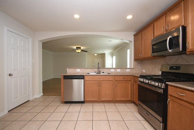 3306 Southern Grove Lane, Pearland, TX 77584