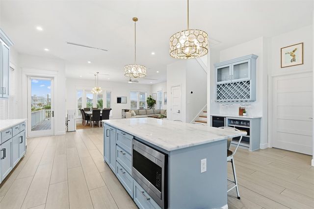 4119 Royal Tern Lane, Galveston, TX 77554