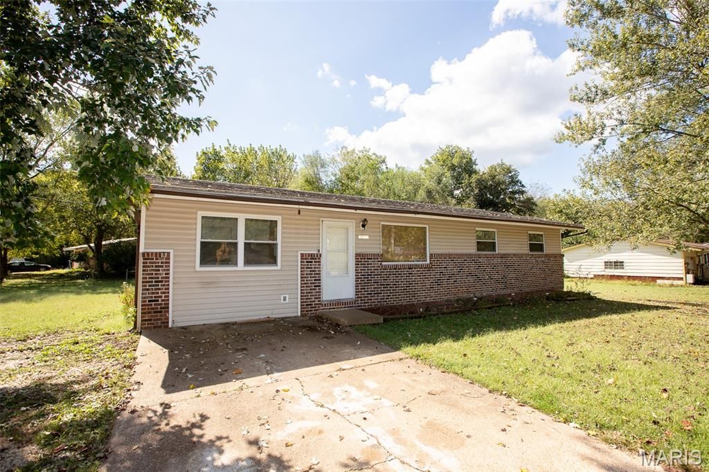 12600 Beaver Manor Road, Rolla, MO 65401