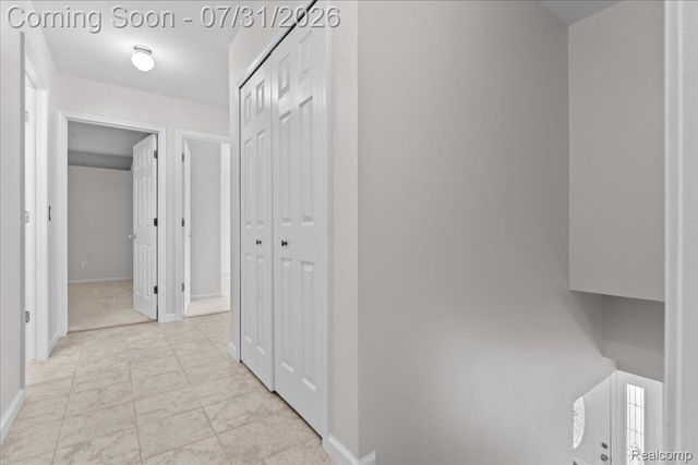 9019 Silver Pine Drive, Green Oak Township, MI 48178