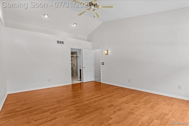 9019 Silver Pine Drive, Green Oak Township, MI 48178