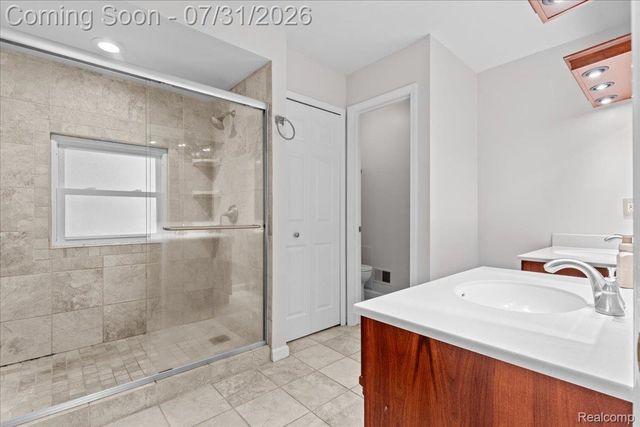 9019 Silver Pine Drive, Green Oak Township, MI 48178