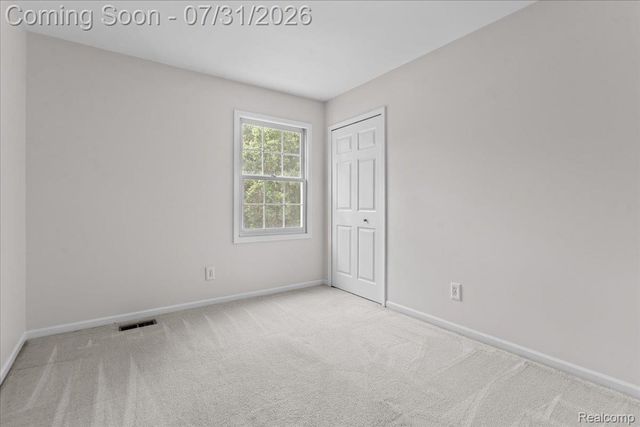 9019 Silver Pine Drive, Green Oak Township, MI 48178