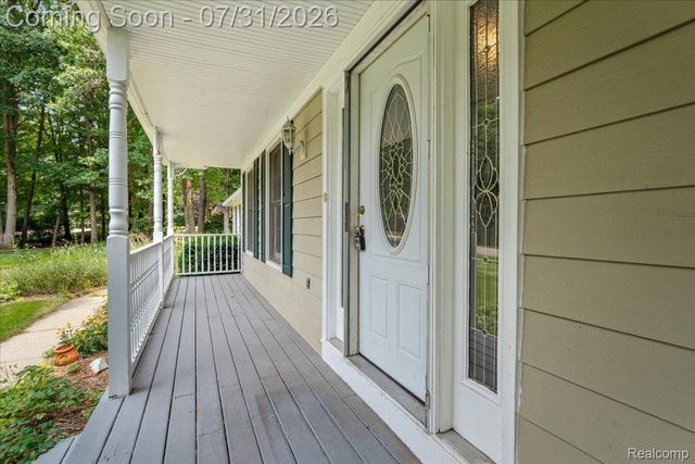 9019 Silver Pine Drive, Green Oak Township, MI 48178