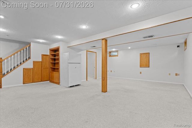9019 Silver Pine Drive, Green Oak Township, MI 48178