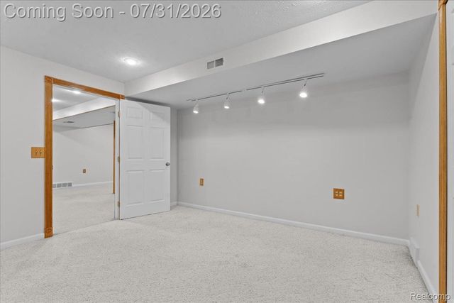 9019 Silver Pine Drive, Green Oak Township, MI 48178