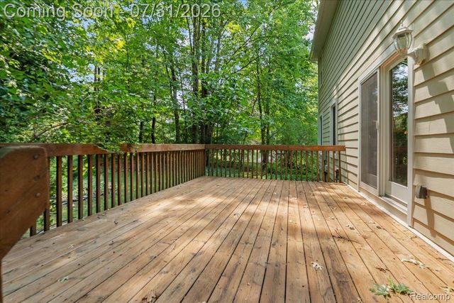 9019 Silver Pine Drive, Green Oak Township, MI 48178