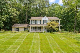 9019 Silver Pine Drive, Green Oak Township, MI 48178