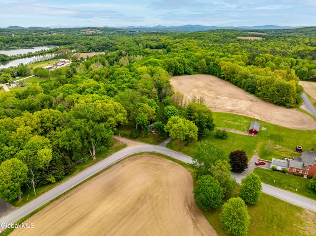 166 E Schaghticoke Road, Schaghticoke, NY 12154