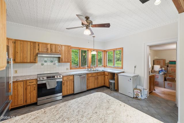 166 E Schaghticoke Road, Schaghticoke, NY 12154