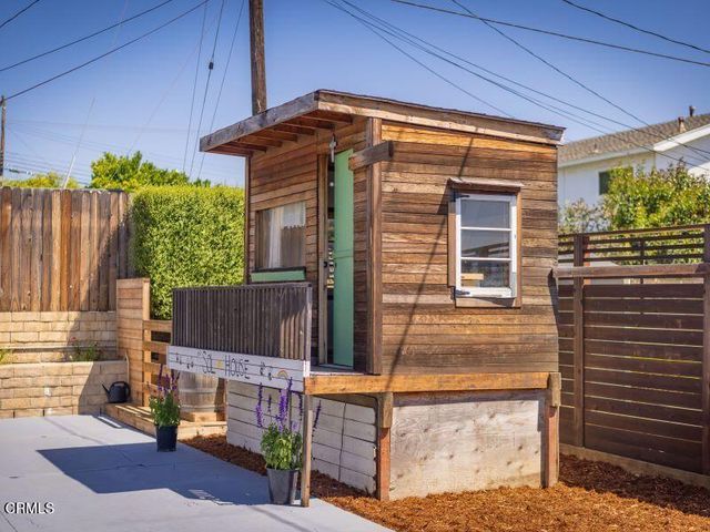72 Pasqual Avenue, Ventura, CA 93004