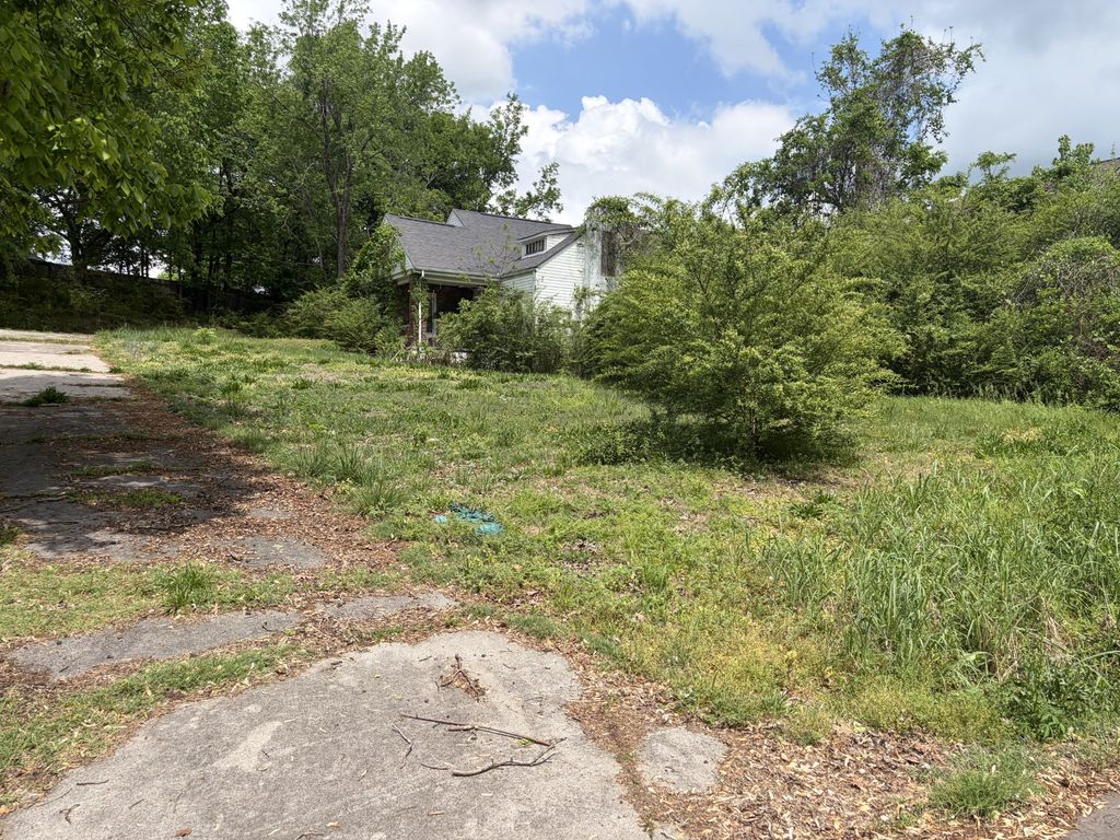 111 Turner St, Ashland City, TN 37015