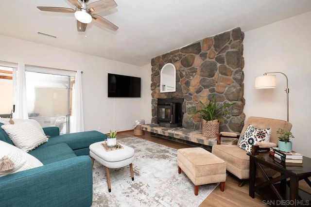 1606 Hackamore Rd 1, Oceanside, CA 92057