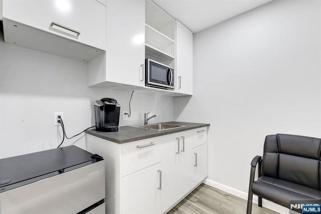 466 Old Hook 11, Emerson, NJ 07630